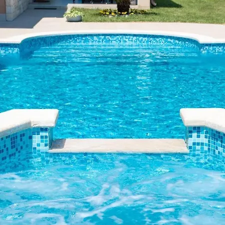 Charming With Pool And Jacuzzi - By Istrabook 别墅 普拉