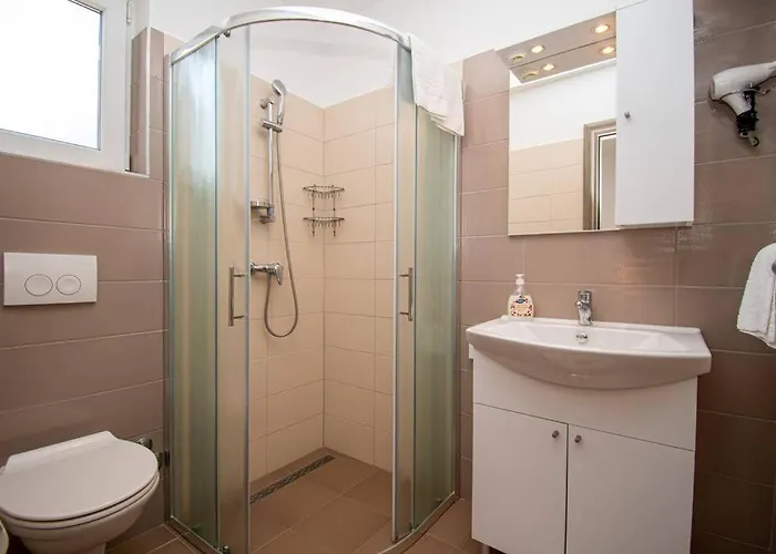 Charming With Pool And Jacuzzi *