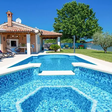 Vila Charming With Pool And Jacuzzi - By Istrabook *