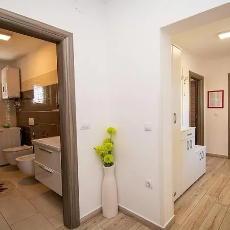 Villa Charming With Pool And Jacuzzi Pula