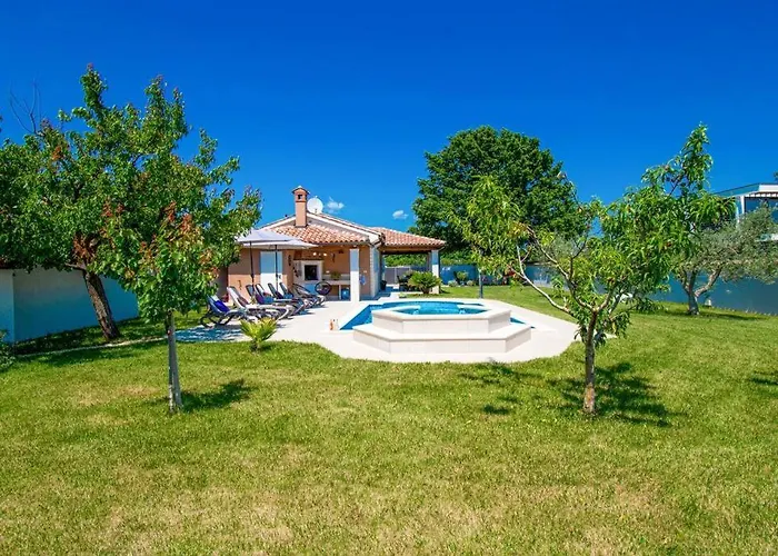 Charming With Pool And Jacuzzi 别墅 *