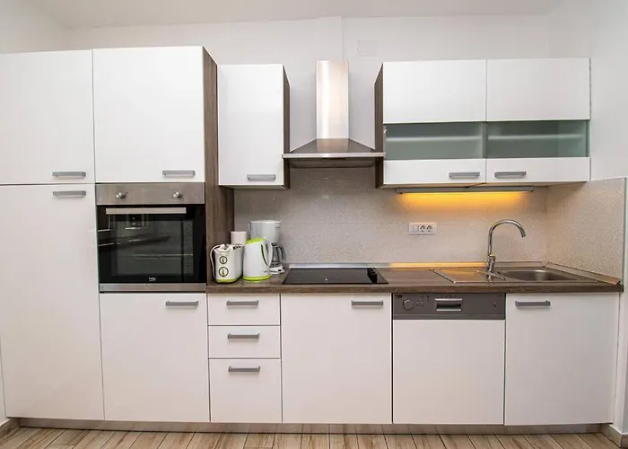 Charming With Pool And Jacuzzi Вилла Пула