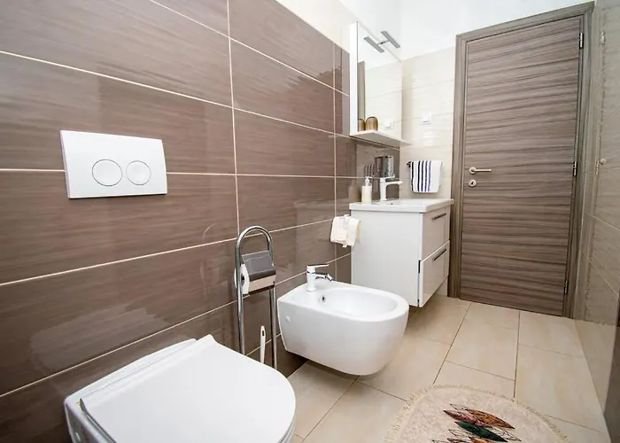 Charming With Pool And Jacuzzi * Пула