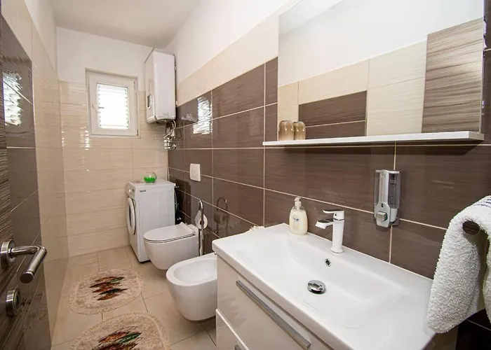 Charming With Pool And Jacuzzi Вилла Пула