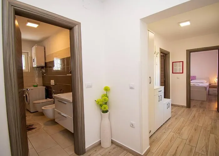 Villa Charming With Pool And Jacuzzi Pula